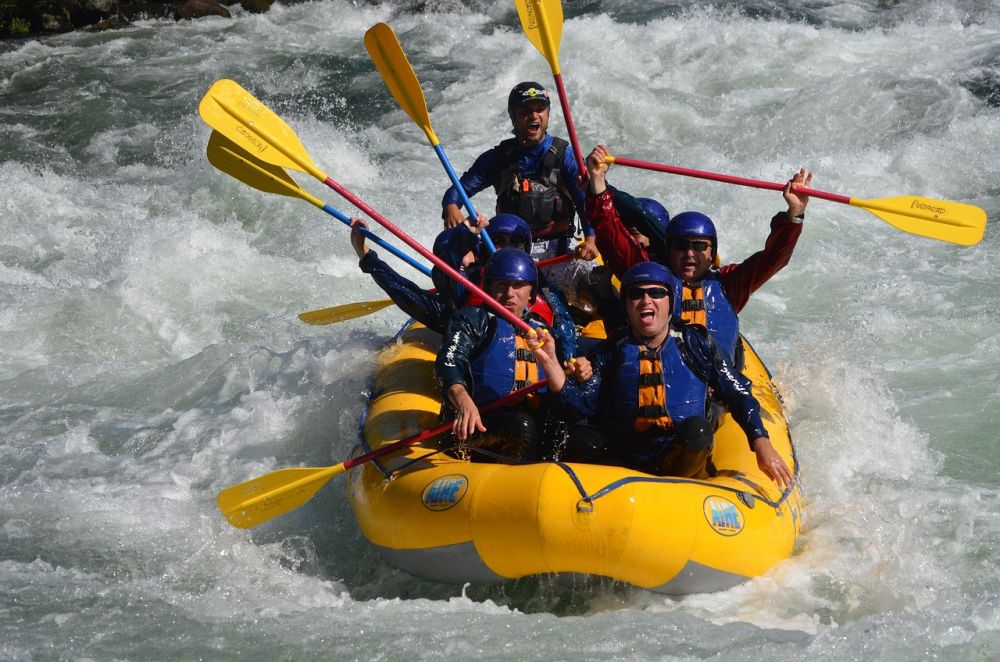 Rafting i norge: adrenalin, natur og felleskap